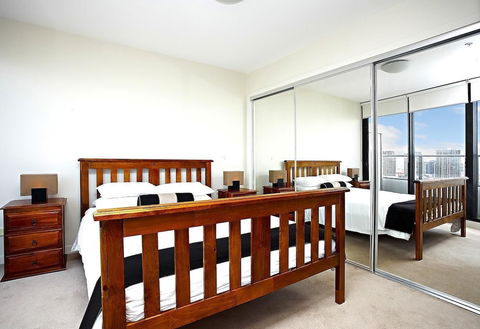 Astra Apartments - Docklands - Accommodation Newcastle 2