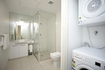 Astra Apartments - Docklands - Accommodation Newcastle 1