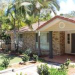FRANGIPANI BEACH HOUSE PET FRIENDLY 22 Belbourie Cres Boomerang Beach - Accommodation Newcastle 0