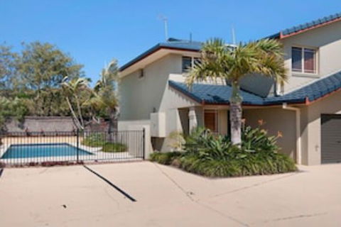 Casuarina 1 - Accommodation Newcastle 0