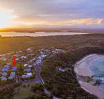 Angourie Blue 7 stroll to surfing beaches. - Accommodation Newcastle