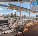 SeaCrest plunge pool  views - Accommodation Newcastle