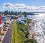 Avalon 1 overlooking beautiful Convent Beach - Accommodation Newcastle