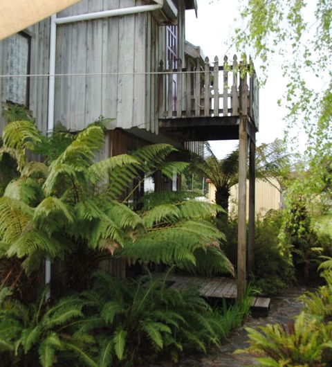 The Wombat Cottage - Accommodation Newcastle 6