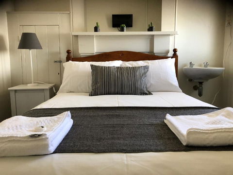 Cornwall Hotel - Accommodation Newcastle 3