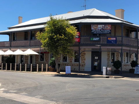 Cornwall Hotel - Accommodation Newcastle 5