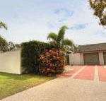 6 Petrie Ave Marcoola Pet Friendly Linen supplied - Accommodation Newcastle