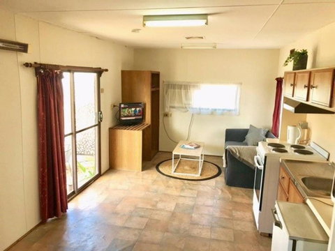 Cute Private Studio Flat With AIRCON! - Accommodation Newcastle 4