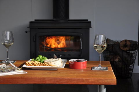Valle Laguna - Accommodation Newcastle 7