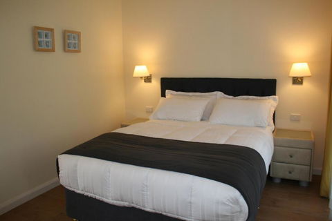 Colins Garden - Accommodation Newcastle 5
