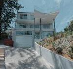 Spectacular Bilgola Beachhouse - Accommodation Newcastle