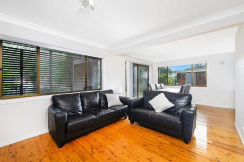 Bonny Beach House Holiday Accommodation With Pool - Accommodation Newcastle 3