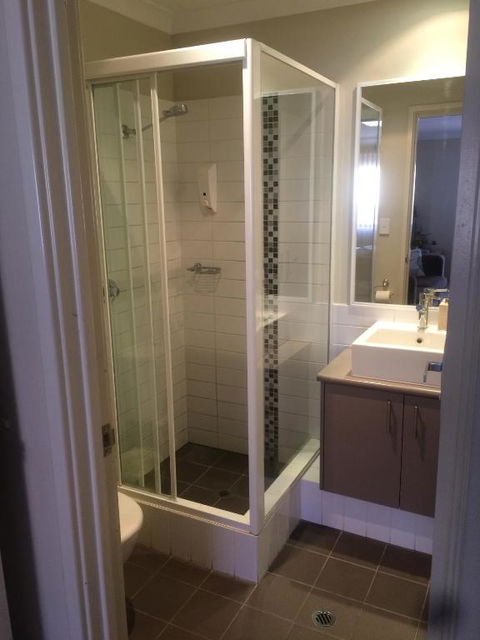 Breakwater Short Stay - Accommodation Newcastle 1