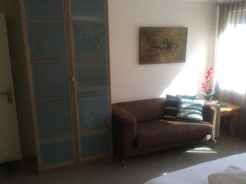 Breakwater Short Stay - Accommodation Newcastle 5