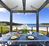 Sails on the Beachfront Exclusive Seaside Home - Accommodation Newcastle
