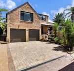 Salt Wood Cabin style retreat - Accommodation Newcastle