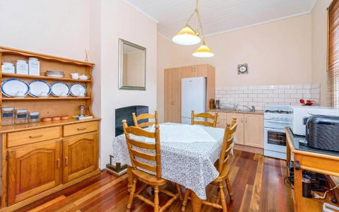 Eliza 1875 Red Brick Duplex Townhouse - Accommodation Newcastle 3