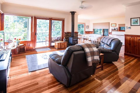 Raynella Alpaca Farmstay - Accommodation Newcastle 5