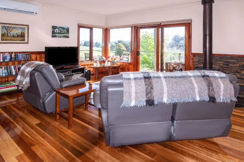 Raynella Alpaca Farmstay - Accommodation Newcastle 3