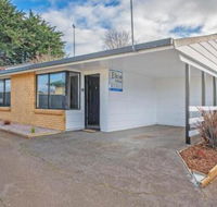 Elkie Villa 2 Bedroom Unit Burnie - Accommodation Newcastle