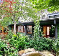 The Black Cockatoo Secret Garden Mountains Home