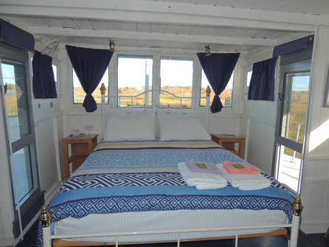 PS Federal Retreat Paddle Steamer Goolwa - Accommodation Newcastle 4