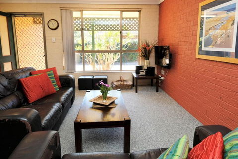 ACACIA WEEKLY ONLY - Accommodation Newcastle 1