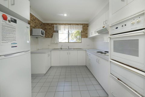 ACACIA WEEKLY ONLY - Accommodation Newcastle 3