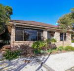 A Reflection on the Lake - Accommodation Newcastle