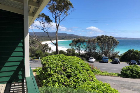 BURGESS COTTAGE King Bed For Couples - Accommodation Newcastle 5