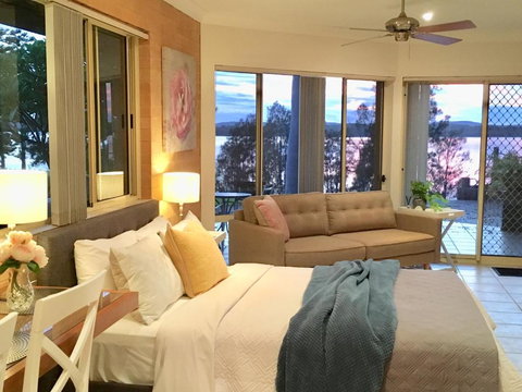 SilverWaters Waterfront Accommodation - Accommodation Newcastle 3