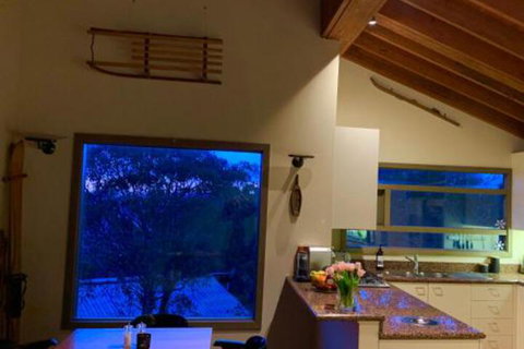 Winterbrook Chalet - Accommodation Newcastle 4