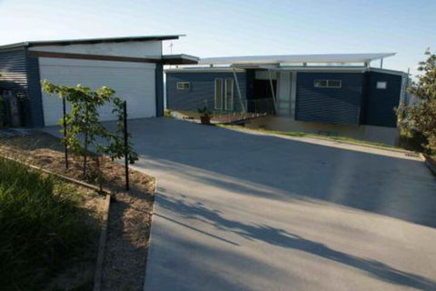 Allure - Accommodation Newcastle 4