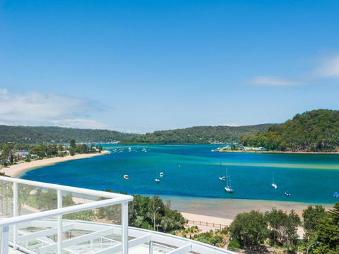 Penthouse 707 4 Bedroom Oceanview Penthouse - Accommodation Newcastle 5