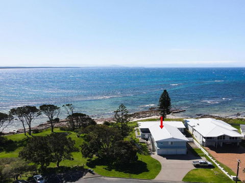 Ocean Blue Apartment Three Apartment On 2nd Level - Accommodation Newcastle 5