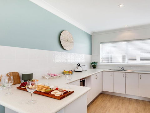 Ocean Blue Apartment Three Apartment On 2nd Level - Accommodation Newcastle 3