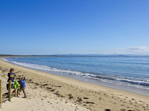 Beachbreak Fall Asleep To The Sound Of The Ocean - Accommodation Newcastle 4