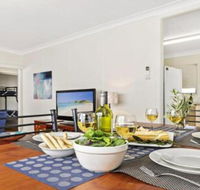 Summer Breeze clean  simple 200m to beach - Accommodation Newcastle