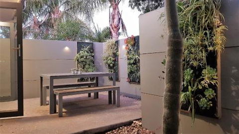 The Good Life - Accommodation Newcastle 6
