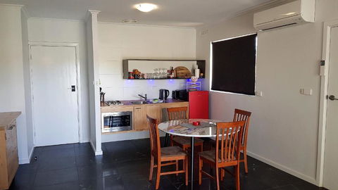 The Good Life - Accommodation Newcastle 2