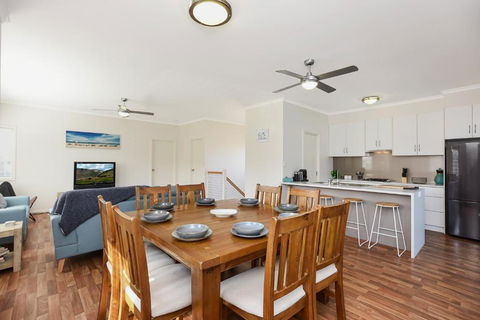 Moana Dreams - Accommodation Newcastle 5