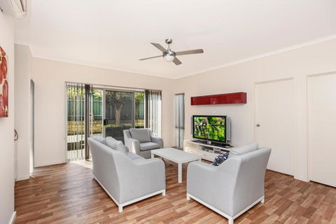 Moana Dreams - Accommodation Newcastle 4