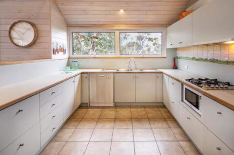 Silvertop Chalet - Accommodation Newcastle 5