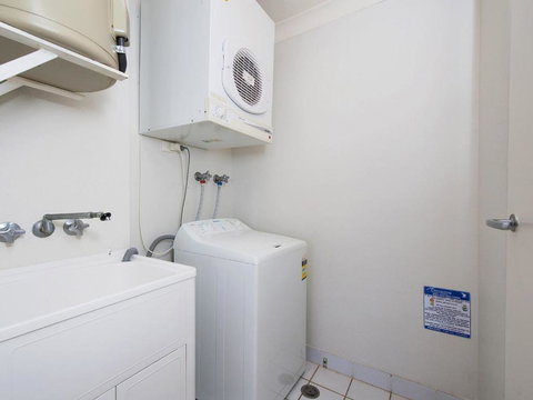 5 Casuarinas 33 Soldiers Point Road Superb Waterfront Unit - Accommodation Newcastle 2