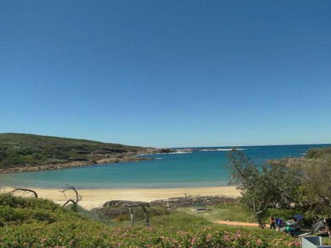 Ultimate Beach House 19a Graham Street Views Peace & Quiet - Accommodation Newcastle 3