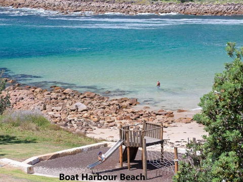 Ultimate Beach House 19a Graham Street Views Peace & Quiet - Accommodation Newcastle 2