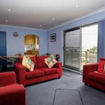 Anchorage 7 Beautifully Renovated Close To Rockpool - Accommodation Newcastle 0