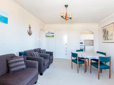 Seabreeze 4 Opposite Bowling Club - Accommodation Newcastle 6