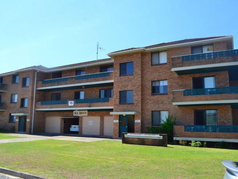 Seabreeze 4 Opposite Bowling Club - Accommodation Newcastle 2