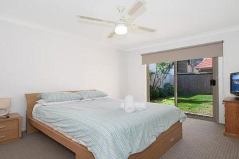 Seachange Foxtel Netflix WiFi - Accommodation Newcastle 5